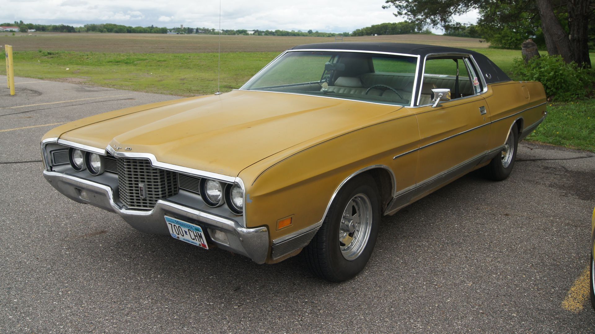TOP 50 CAR SHOW 
Memorial Day 2015
Jack & Jim's
Duelm, Minnesota

   Click here for more car pictures at my Flickr site.