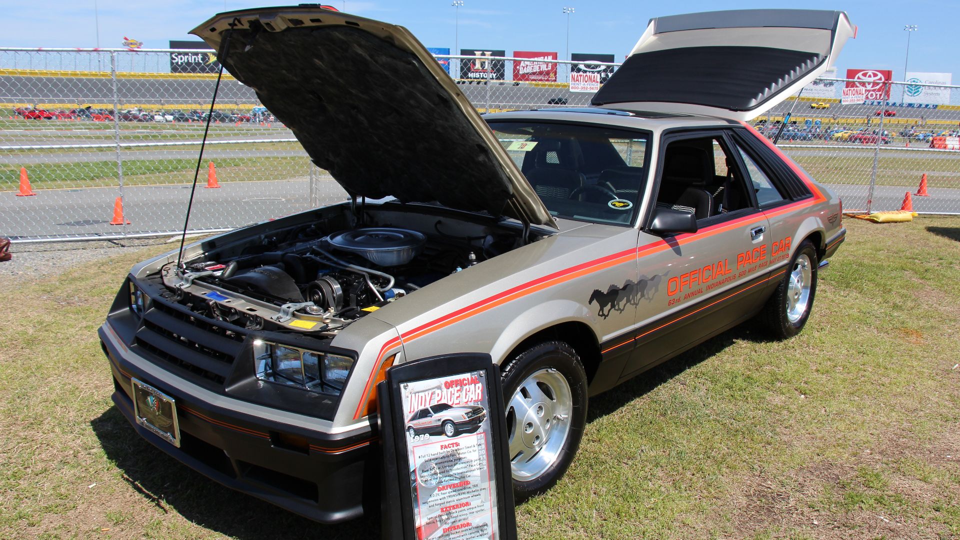 Pewter.
The 3rd generation Fox body Mustang was made from 1979-1993, a substantial update in 1987, the grille and quad headlights replaced by modern single headlights and the no grille aero look.
It was available again in coupe or hatchback. In 1979 Base