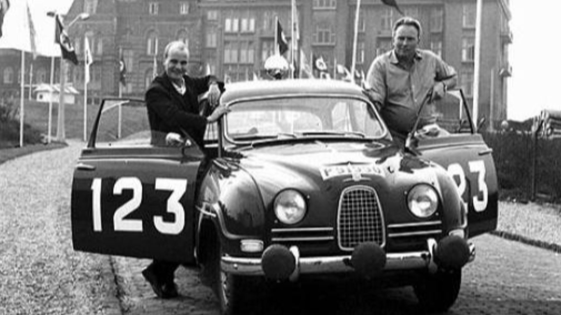 The rally driver Erik Carlsson with his Saab before the 1962 Tulip Rally.