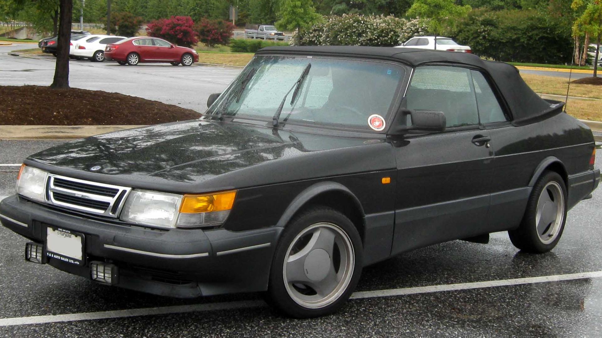 Saab 900 photographed in Clinton, Maryland, USA.