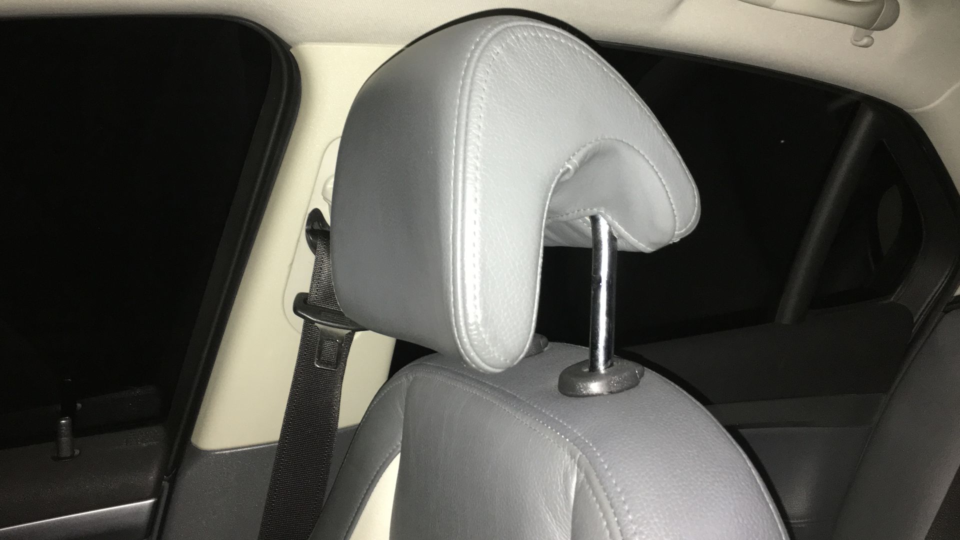 Saab Active Head Restraint generation 2 (SAHR II) in a 2004 Saab 9-3 Aero SportSedan