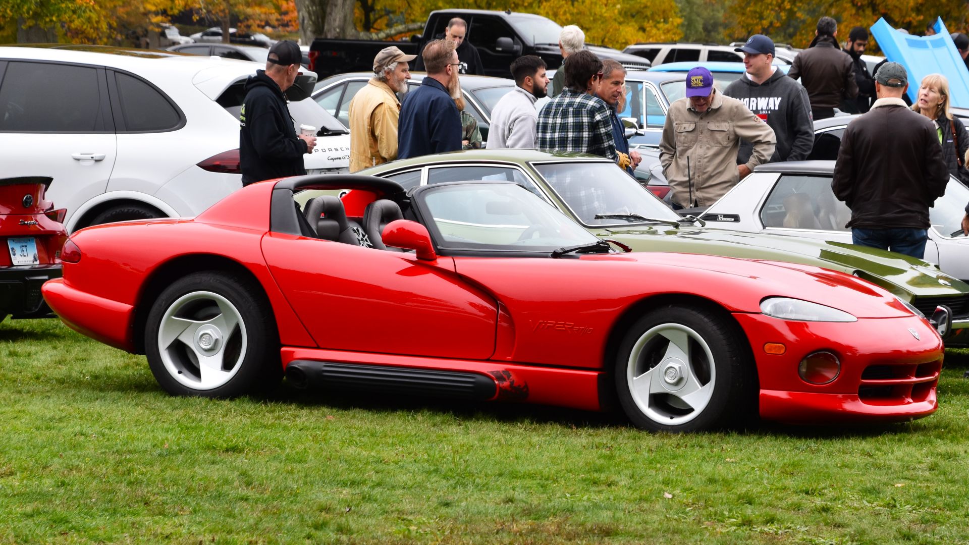 Launch: 1992
Generation: First (1992 - 2002)
Engine: 8,0 litre V8 (petrol)
Power: 405 PS
Gearbox: 6 speed manual
Layout: front engine, rear drive

Location: New Canaan, Connecticut (USA)