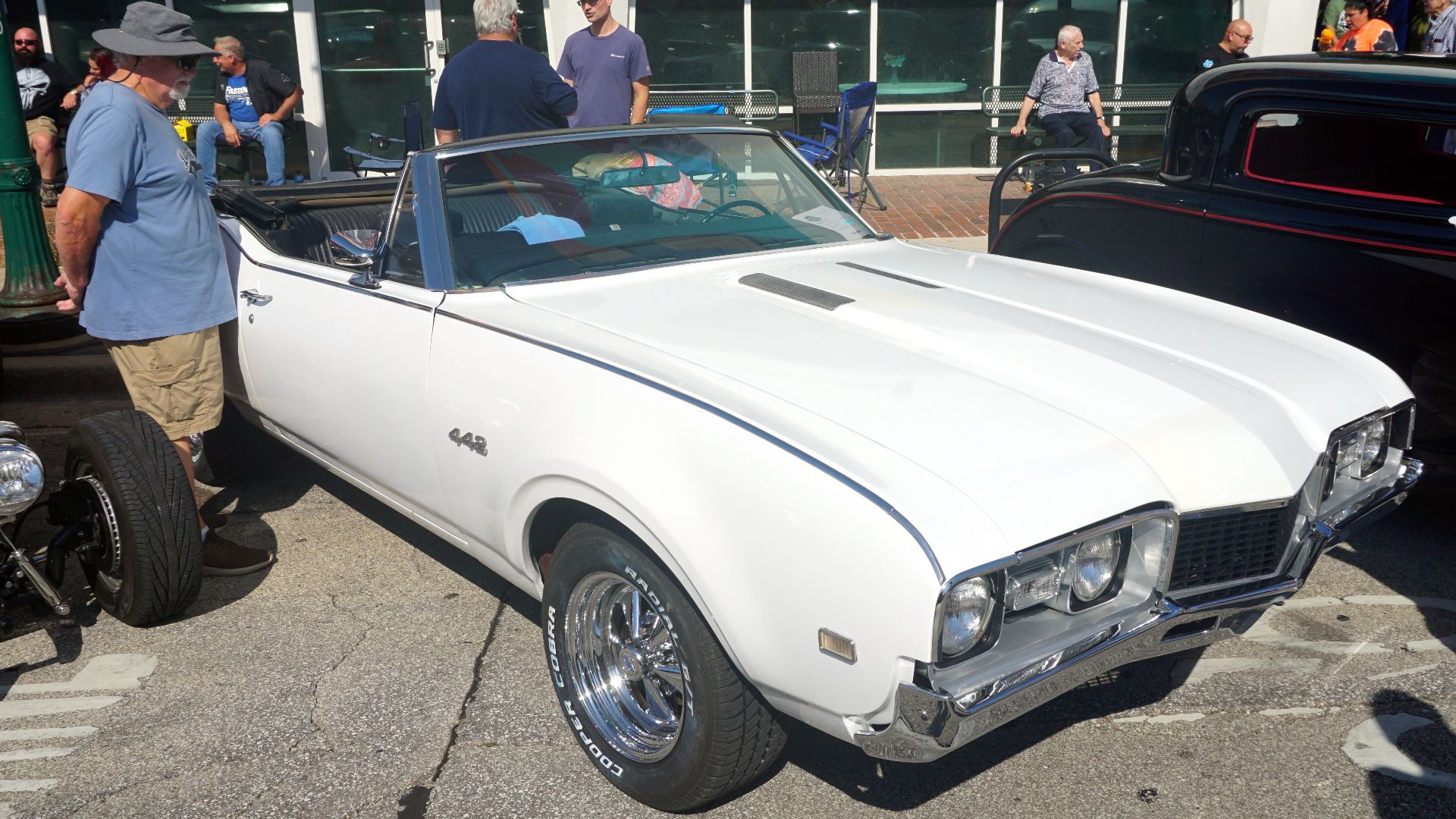 A 1968 Oldsmobile Cutlass on display at the 2023 Downtown West Allis Classic Car Show in West Allis, Wisconsin (United States).