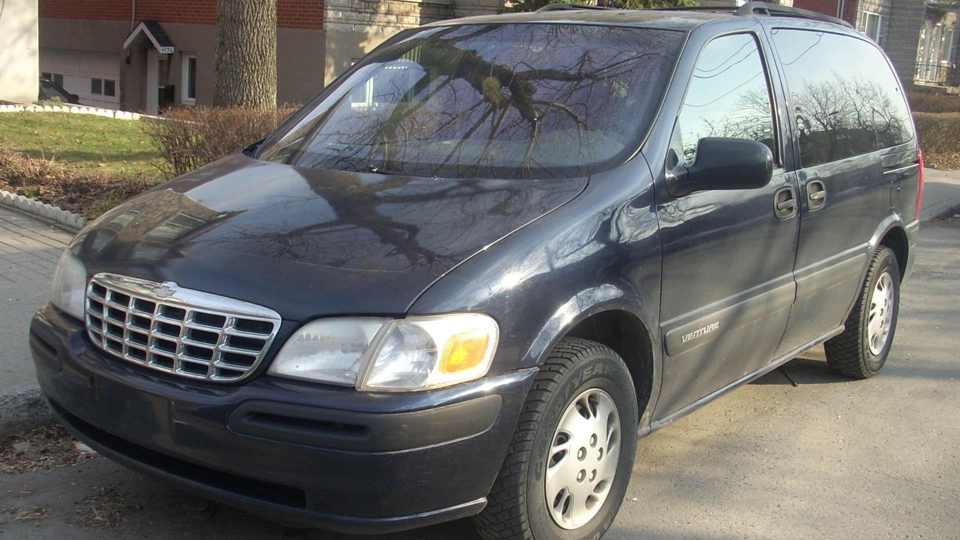 1997-2000 Chevrolet Venture photographed in Montreal, Quebec, Canada.