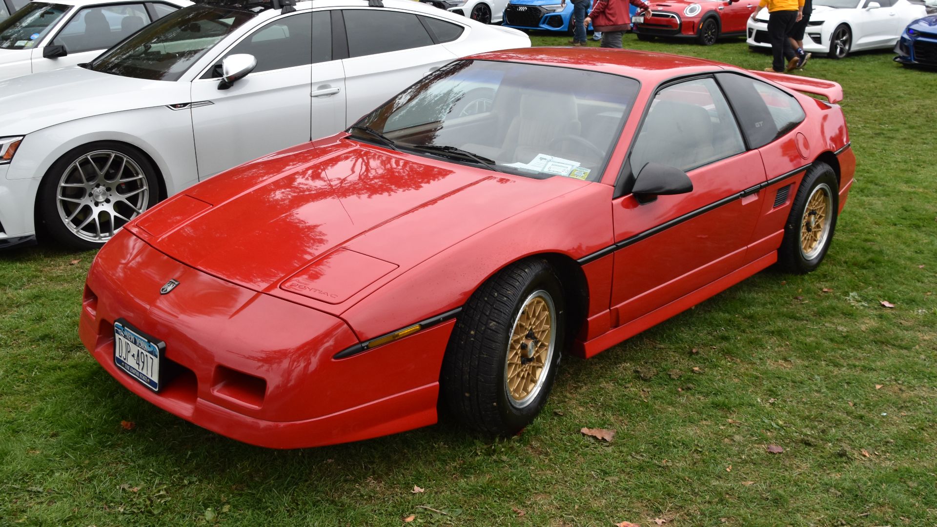 Production: 1983 - 1988
Engine: 2,8 litre V6 (petrol)
Power: 135 PS
Gearbox: 5 speed manual
Layout: mid engine, rear drive

Location: New Canaan, Connecticut (USA)