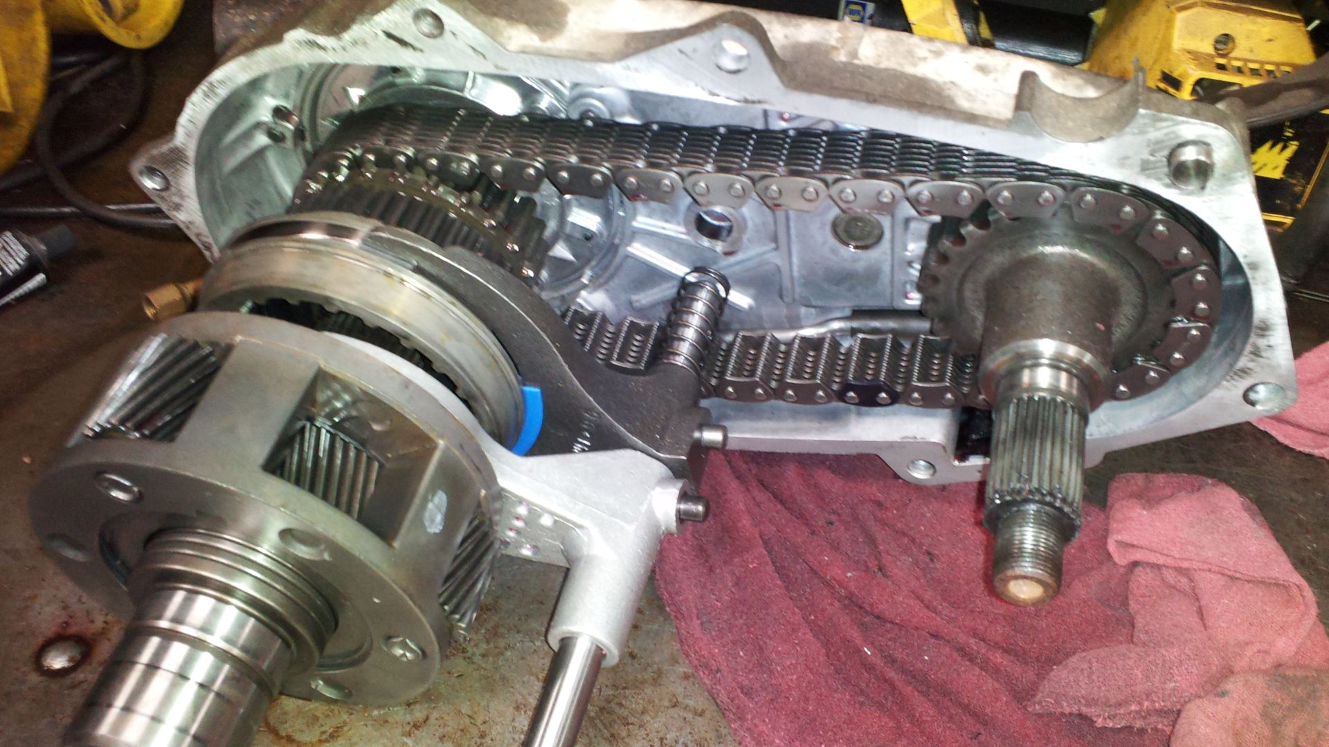 231 New Process Gear transfer case.  Manual, shift on the fly