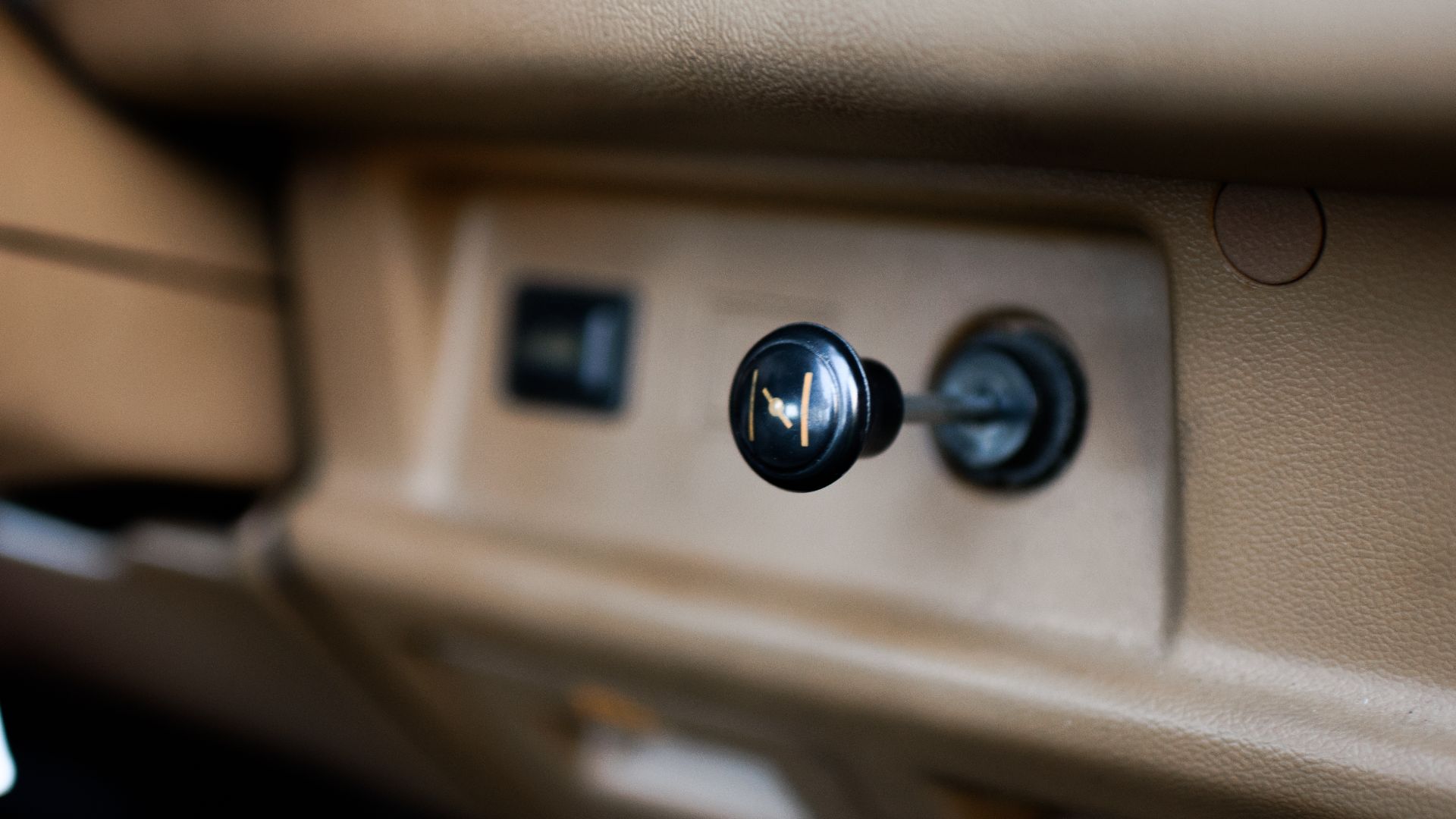 1989 Hyundai Excel GL Manual Choke