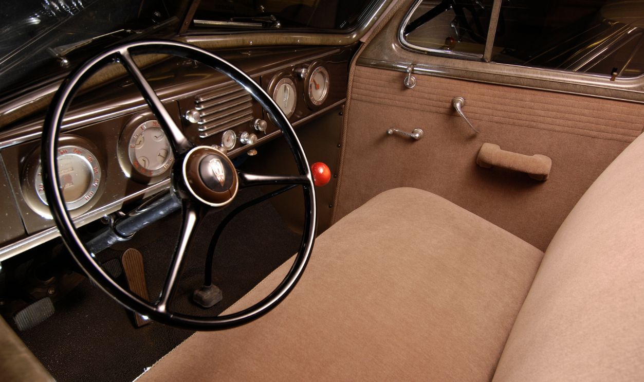 Oldsmobile 1937 516080370