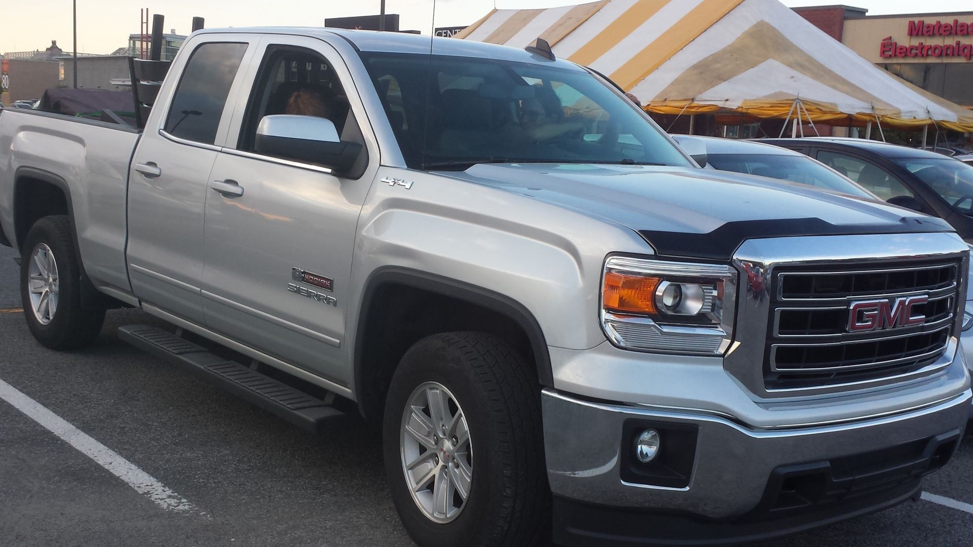2014-2015 GMC Sierra Kodiak photographed photographed in Laval , Québec, Canada at the Les chauds vendredis cruise night held at the Centre Laval parking lot every Fridays from May-September.