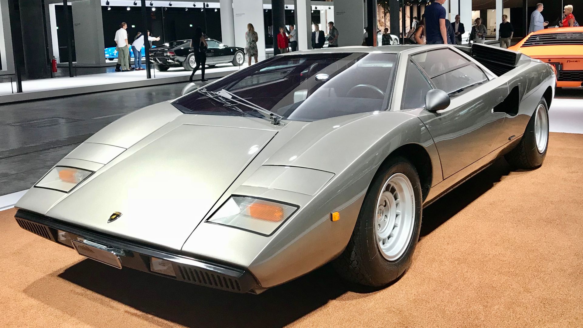 Grand Basel 2018
1974 Lamborghini Countach LP400 and 1968 Lamborghini Miura P400(featured in 'The Italian Job')
