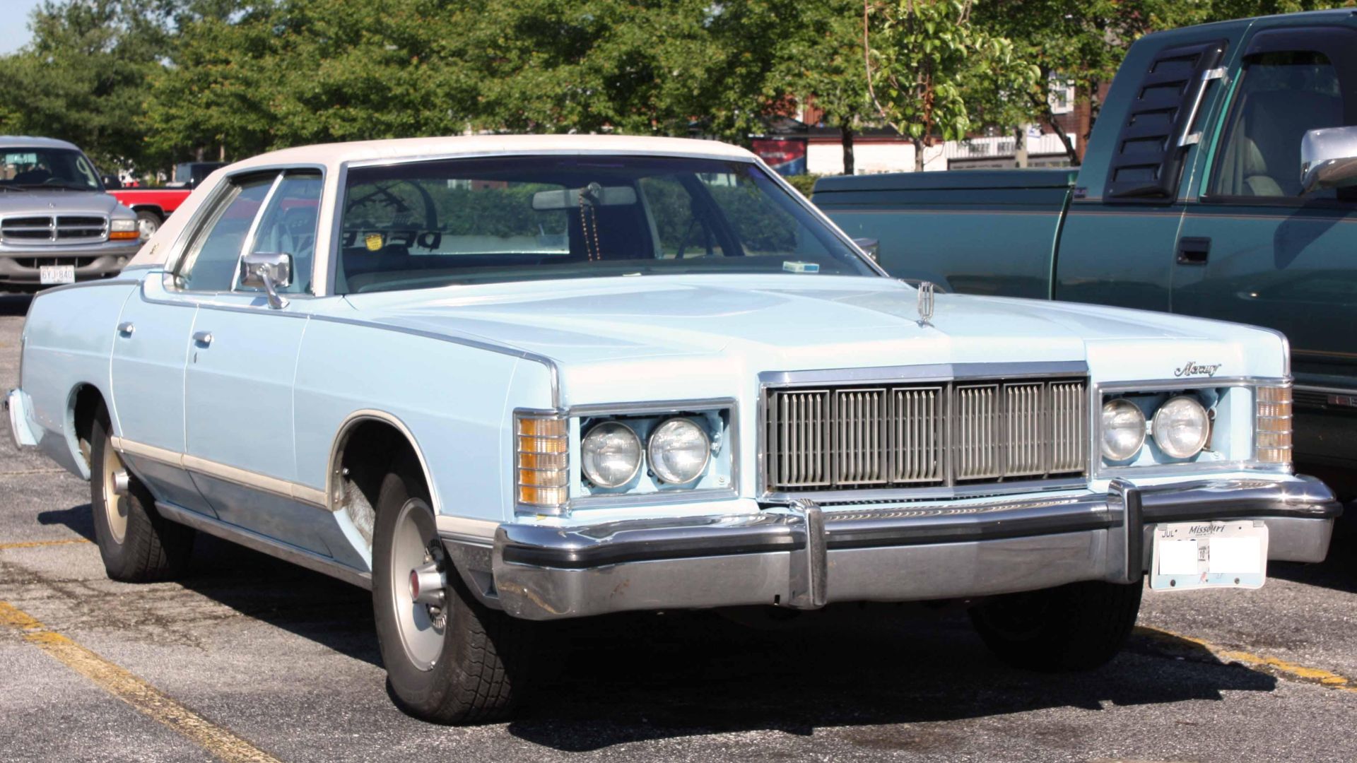 Mercury Grand Marquis front end.