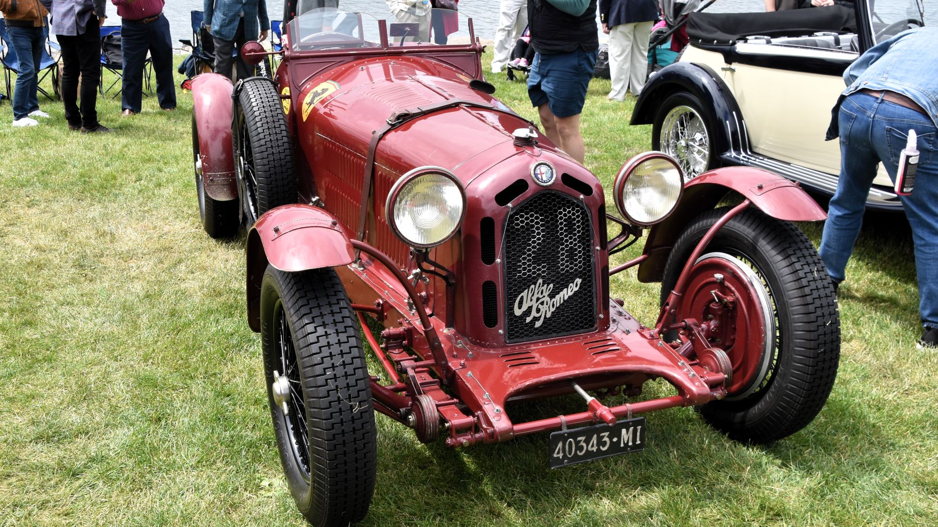 Production: 1931 - 1939
Engine: 2,3 litre R8 (petrol)
Power: 180 PS
Layout: front engine, rear drive

Total units made: 188