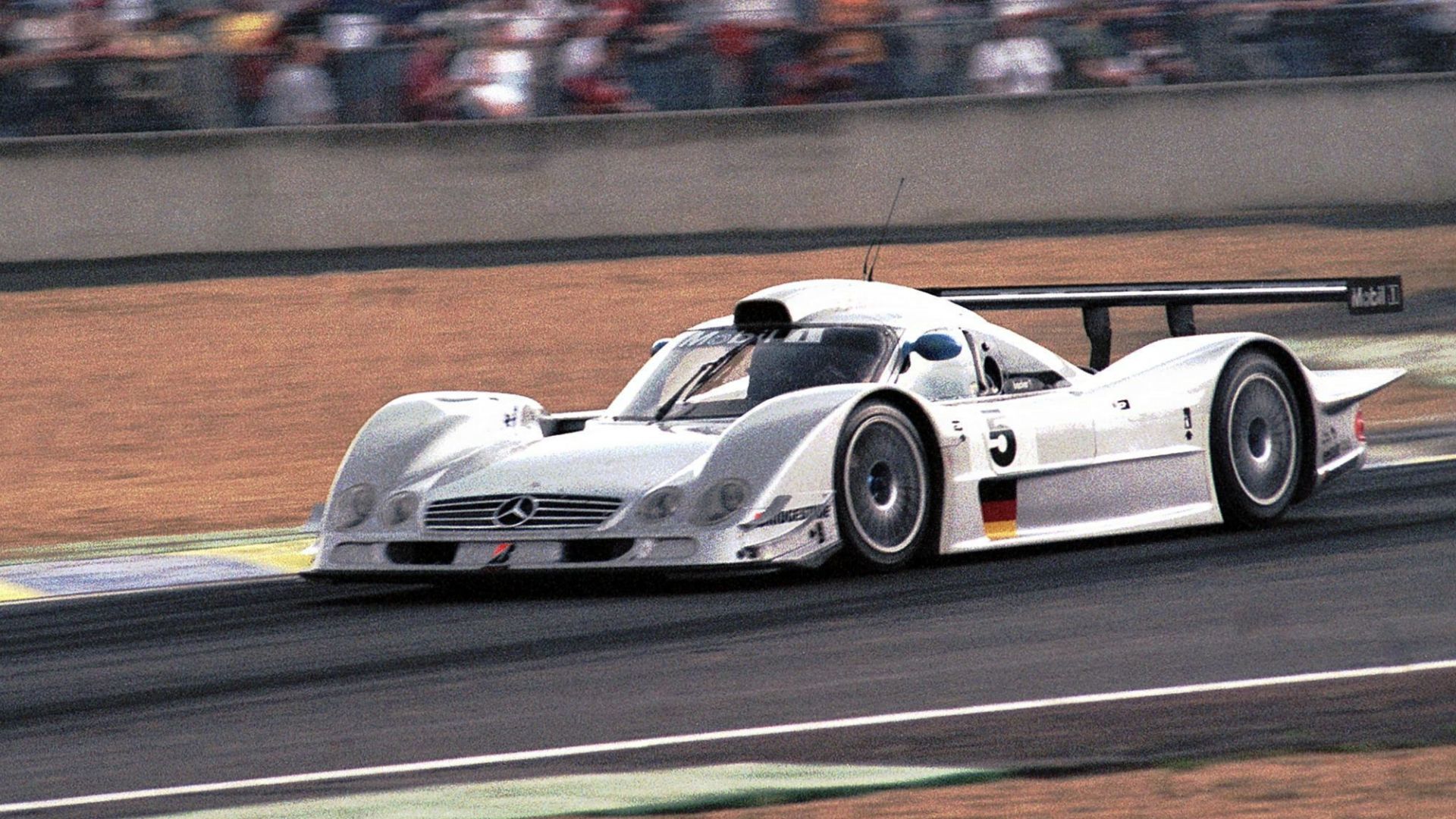 Mercedes-Benz CLR - Christophe Bouchut, Nick Heidfeld & Peter Dumbreck (who would later flip the car) exits Dunlop Chicane at the 1999 Le Mans