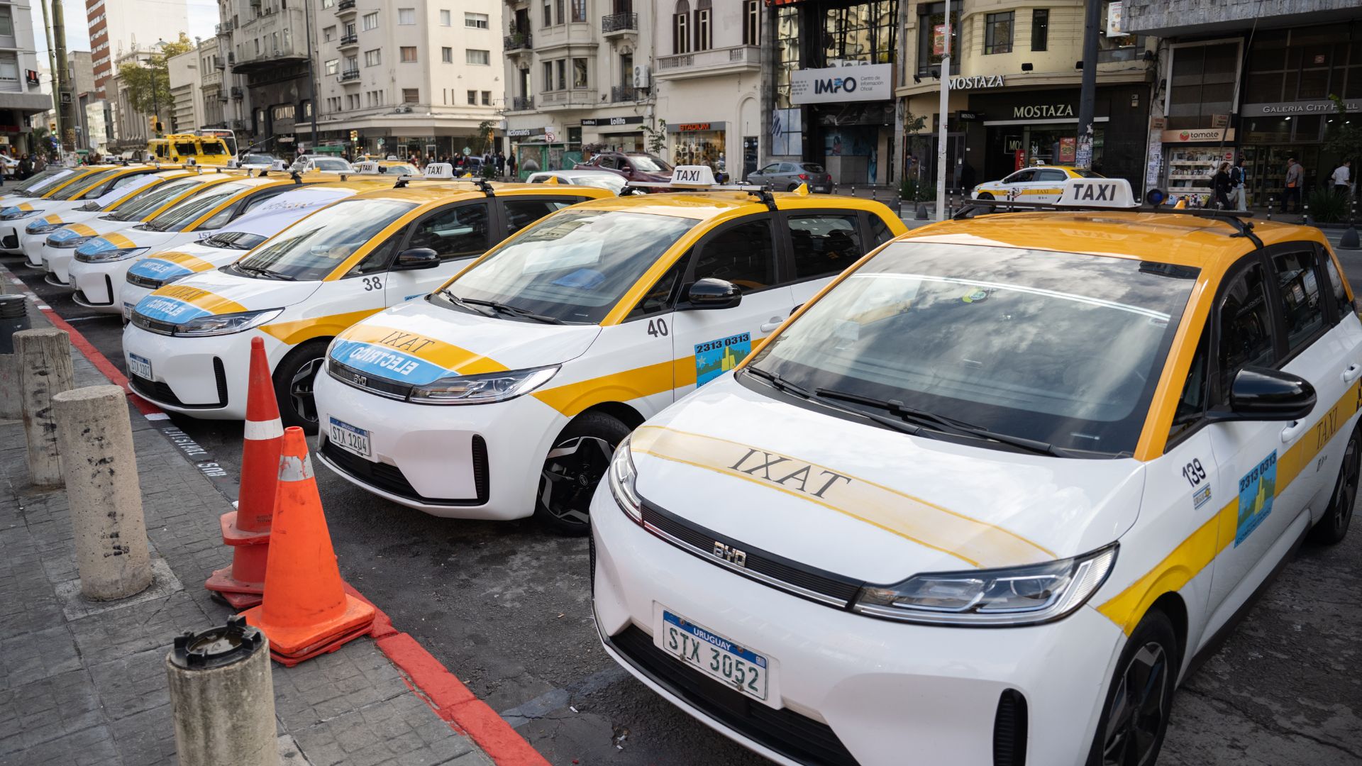 Presentación de taxis eléctricos