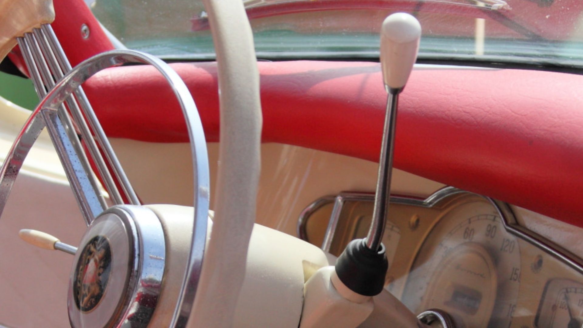 de: Lenkradschaltung einer Borgward Isabella, Handschaltgetriebe
en: Gear Lever of a Borgward Isabella, manual Transmission