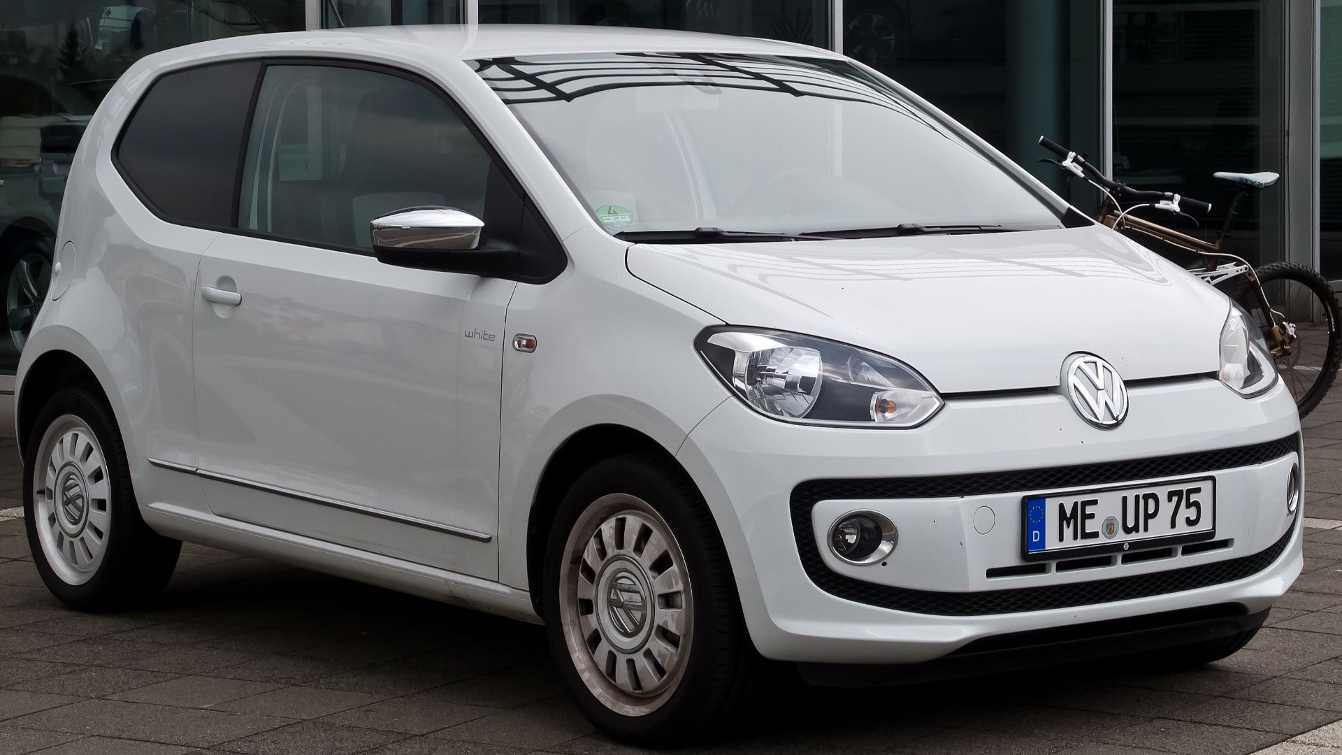 VW white up! 1.0