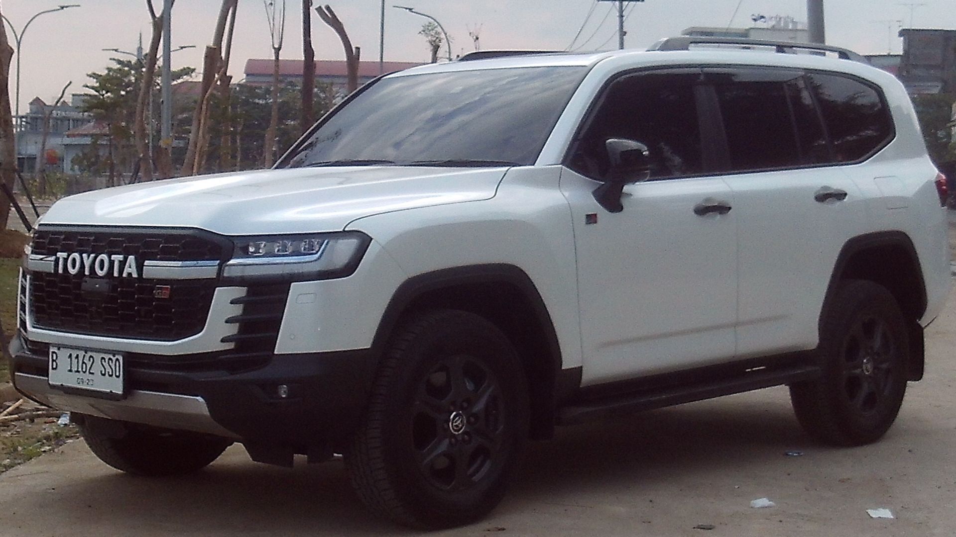 The Toyota Land Cruiser GR Sport (or simply known as Toyota Land Cruiser 300 or rarely Toyota Land Cruiser TNGA) parked outside of Putri Pinang Masak Park.