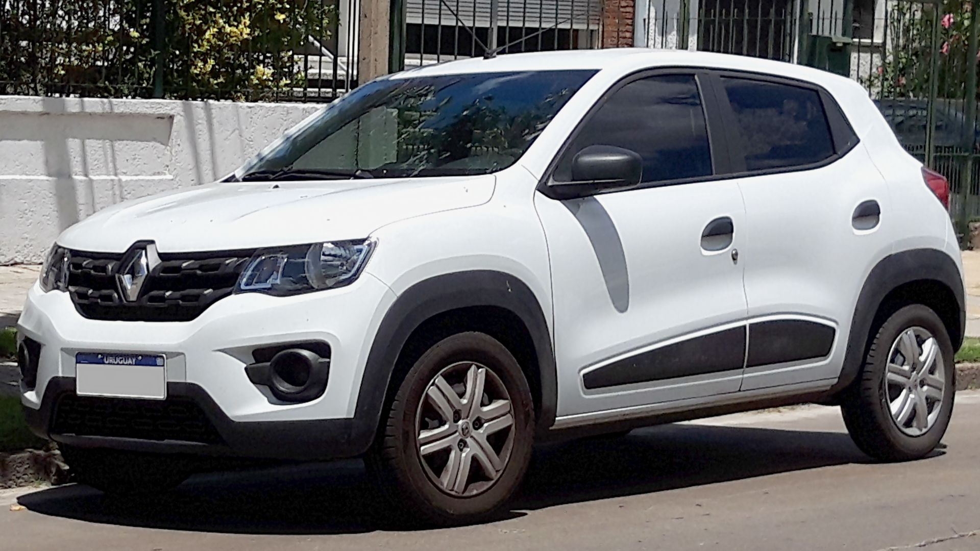 Renault Kwid 2017 in Montevideo, Uruguay.