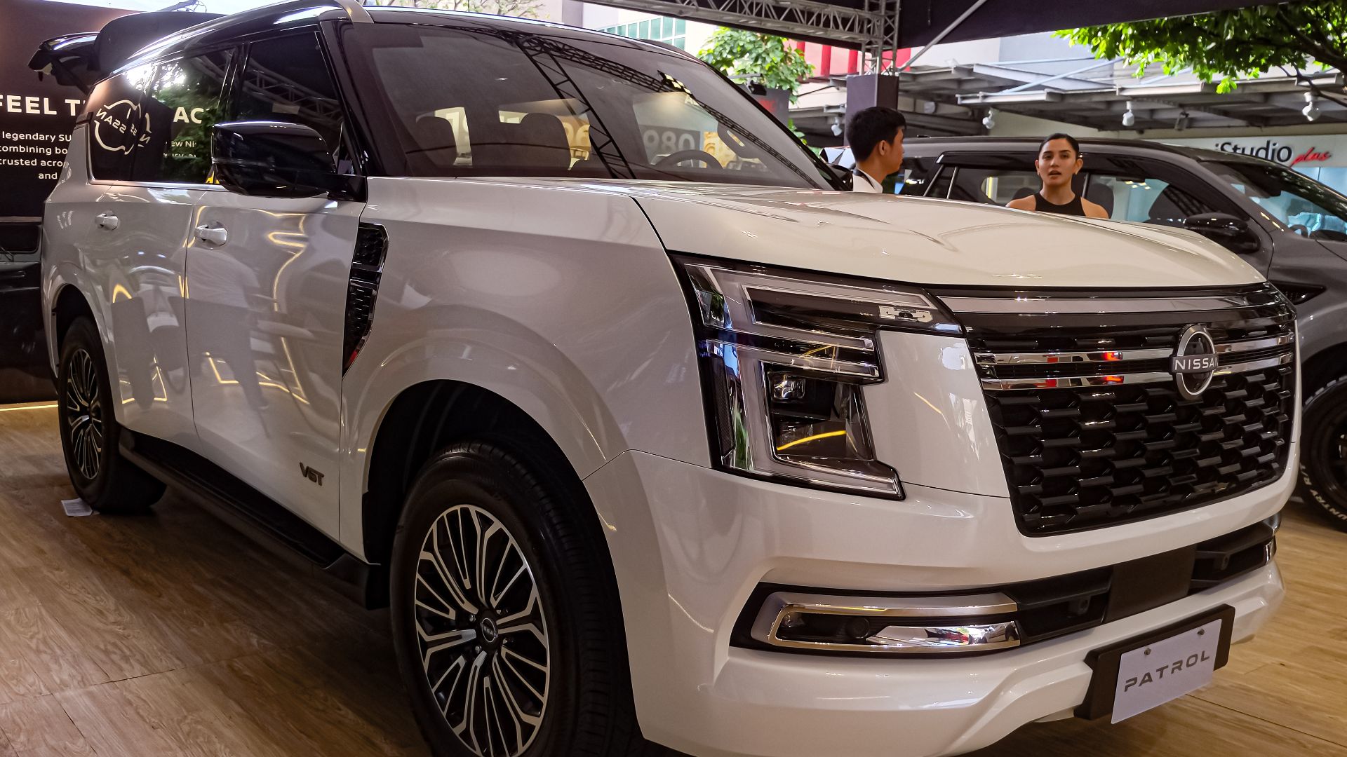 Everest White Nissan Patrol Y63 3.5 V6T LE @ Bonifacio High Street
