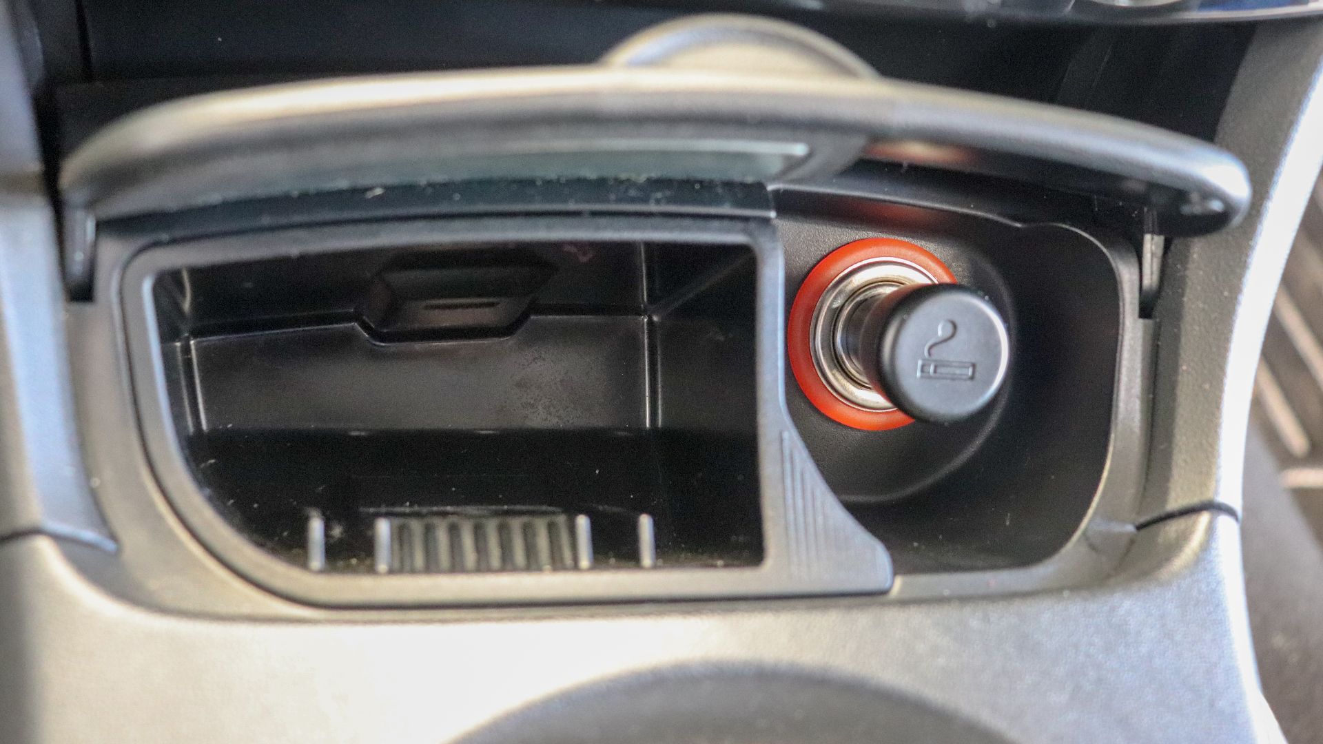 2004 Mazda RX-8 Cigarette Lighter and Ashtray Taken in Leamington Spa