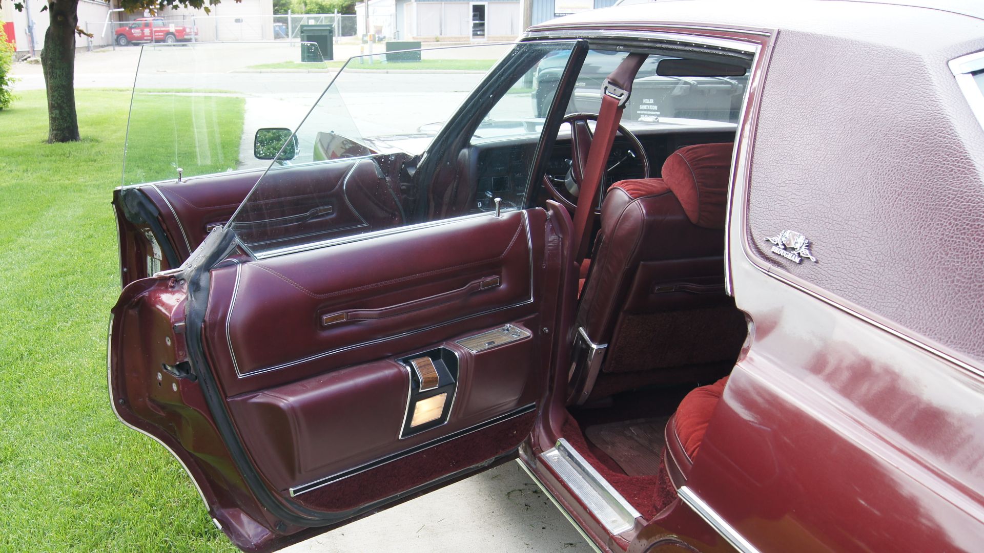 Four Door Hardtop 
Friend from the Willmar Car Club told me that his neighbor had this New Yorker for sale.  I stopped by and found out it has 62,000 miles and belongs to the neighbor's elderly father-in-law, that has had it for the last 20 years. Stored 