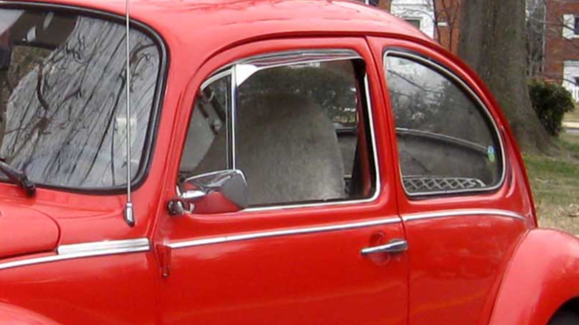 1973 Volkswagen Super Beetle photographed in Alexandria, Virginia, USA.