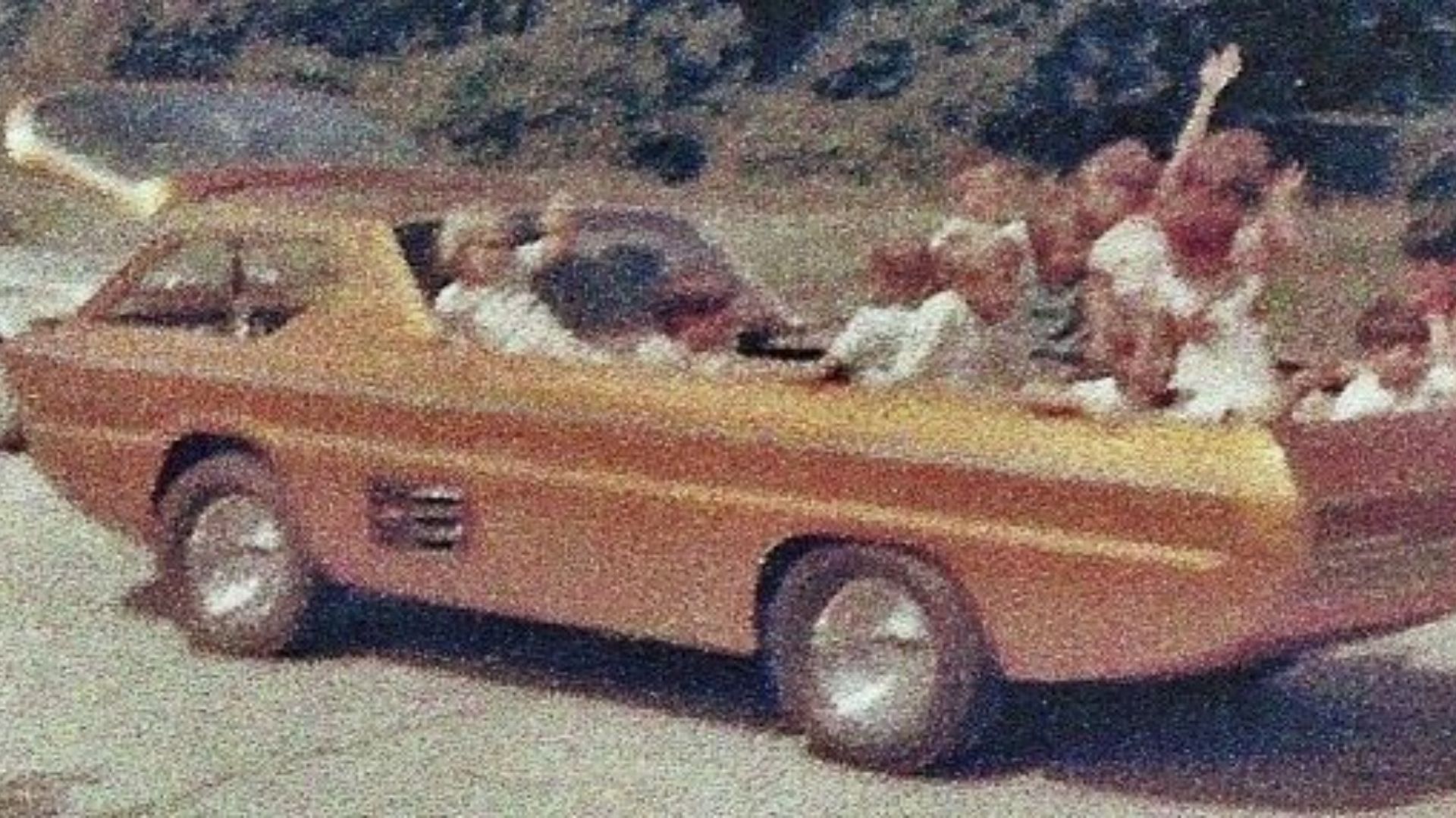 Dodge Deora photo property of Ben De Studios ©