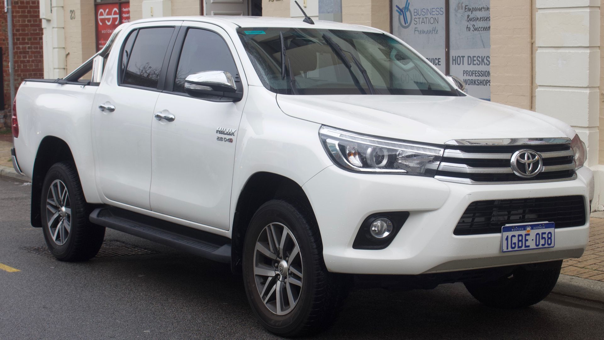 2016 Toyota HiLux (GUN136R) SR5 4-door utility. Photographed in Fremantle, Western Australia, Australia.