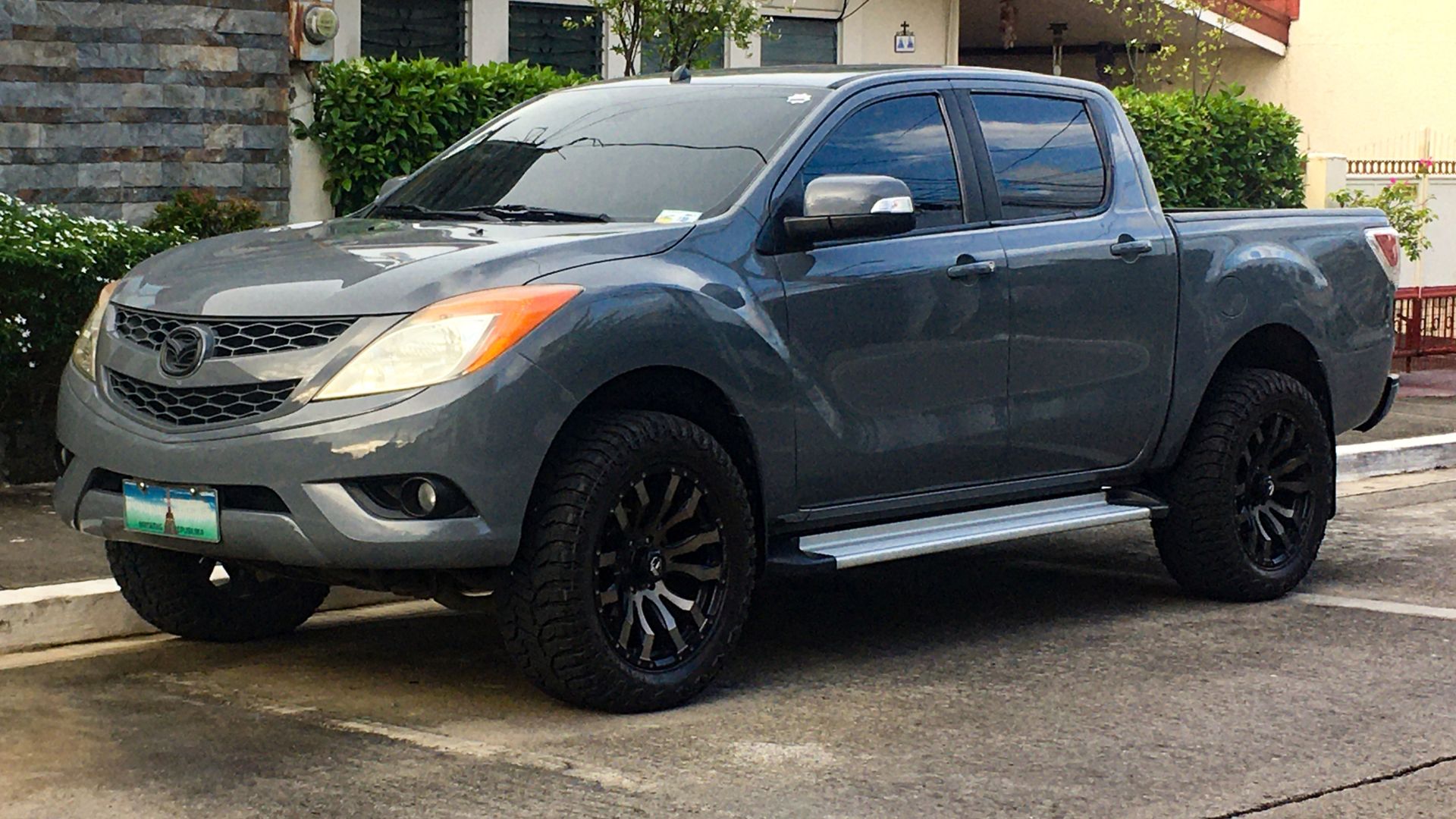 2014 Mazda BT-50 2.2L 4x2 photographed in Las Piñas City, Metro Manila, PH.