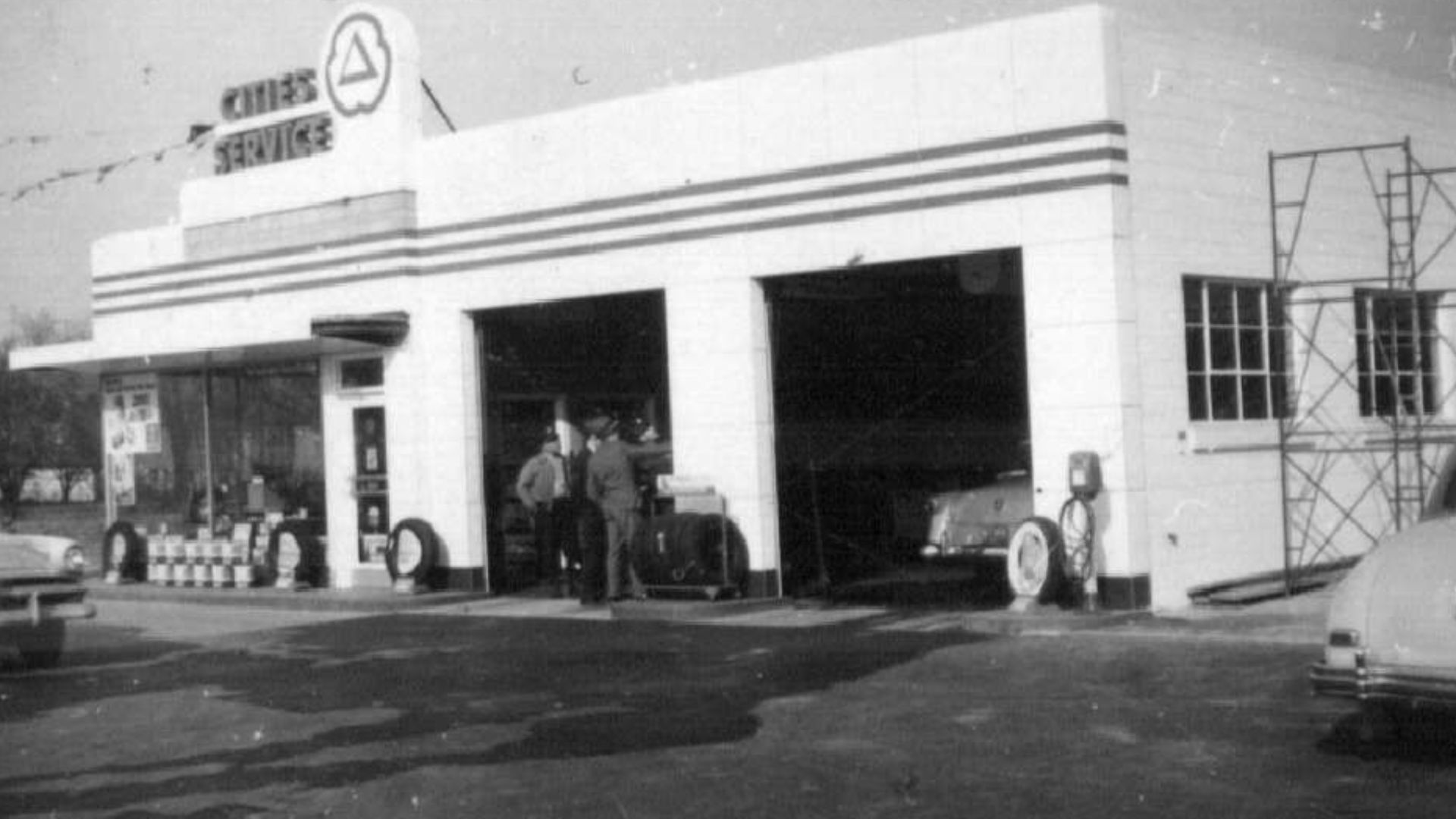 This image was produced by the Auditor's Office in Lucas County, Ohio for tax assessment purposes. Associated dates are approximate. Descriptive terms related to this photograph include: Cities Service Oil Company - Ohio - Toledo | service stations | 4644