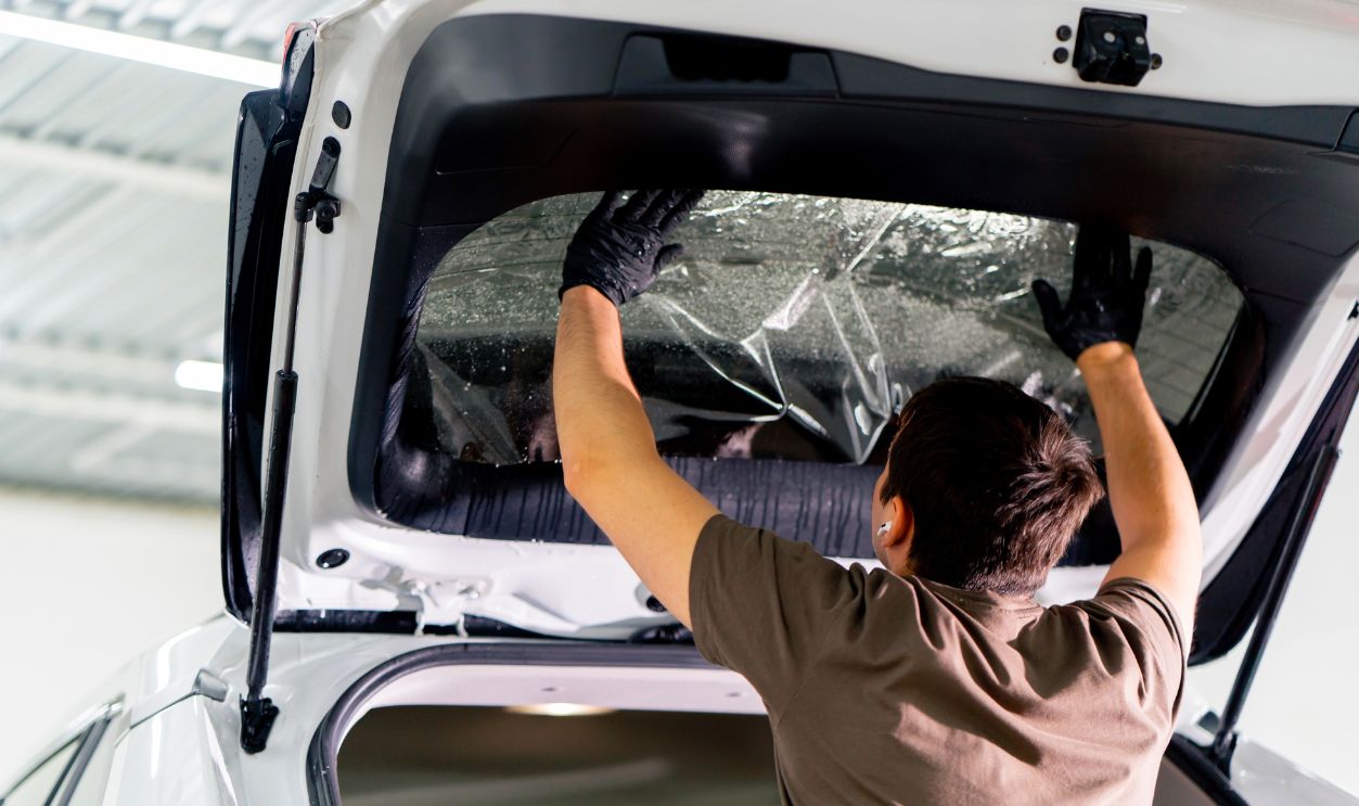 putting car tint