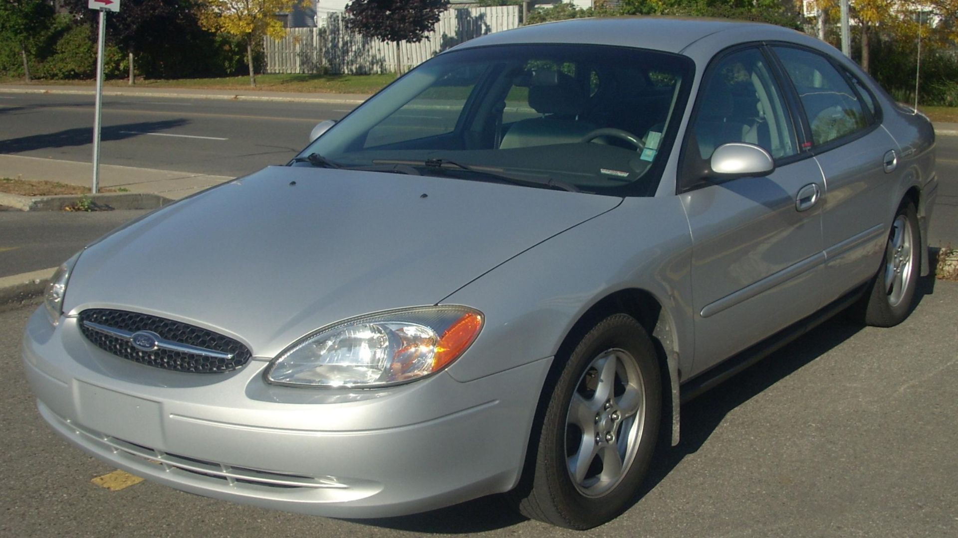 2000-2003 Ford Taurus photographed in Montreal, Quebec, Canada.