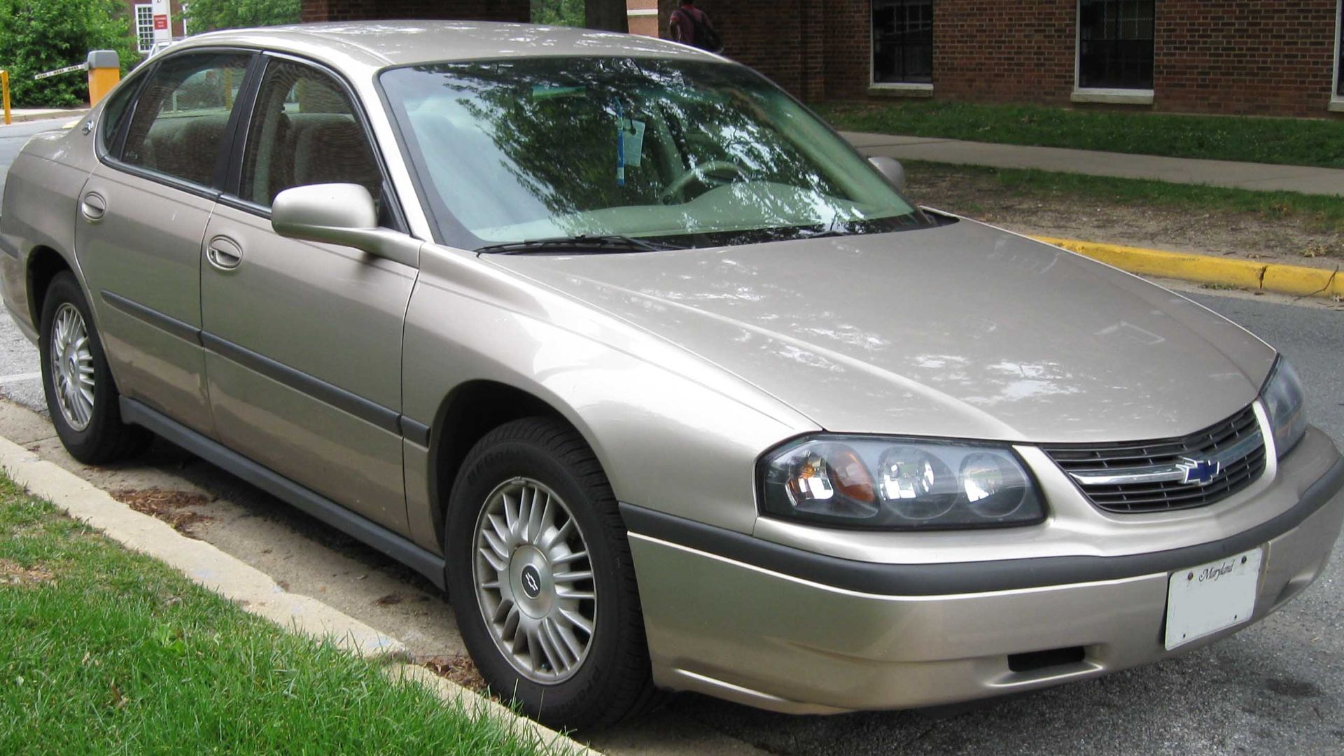 2000-2005 Chevrolet Impala photographed in College Park, Maryland, USA.