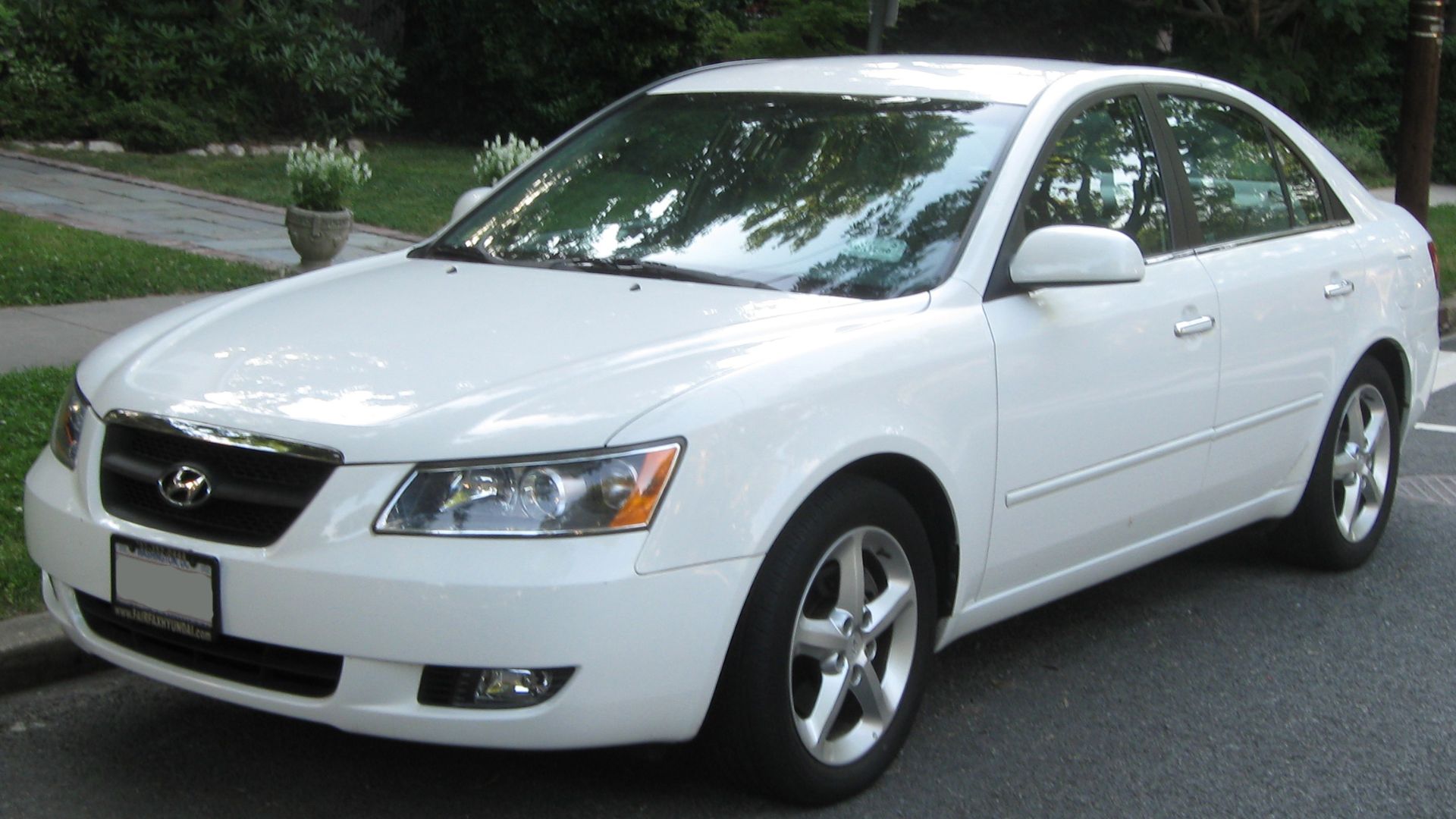 2006-2008 Hyundai Sonata photographed in Washington, D.C., USA.
