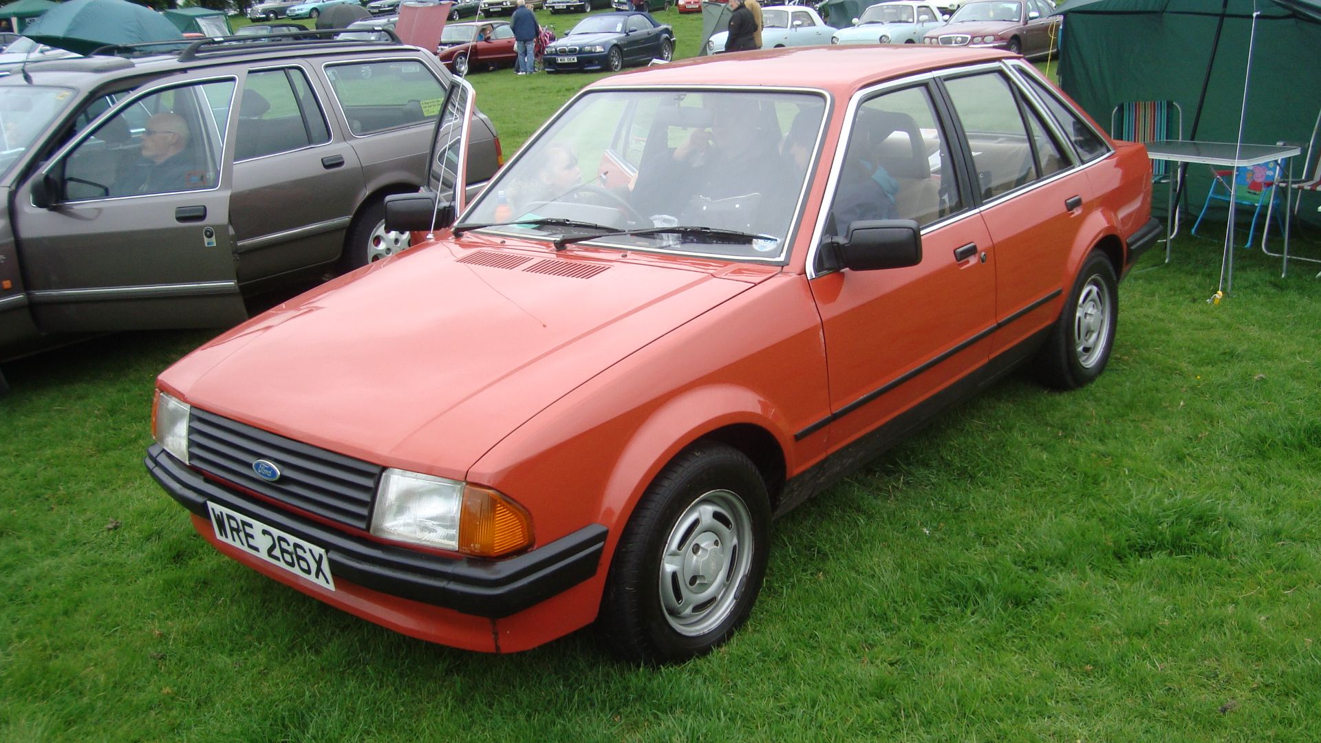 Nice to see a non sporting Mk3 on show. As much I love XR's/RS they're very common at shows so to see this humble GL was a very welcome sight