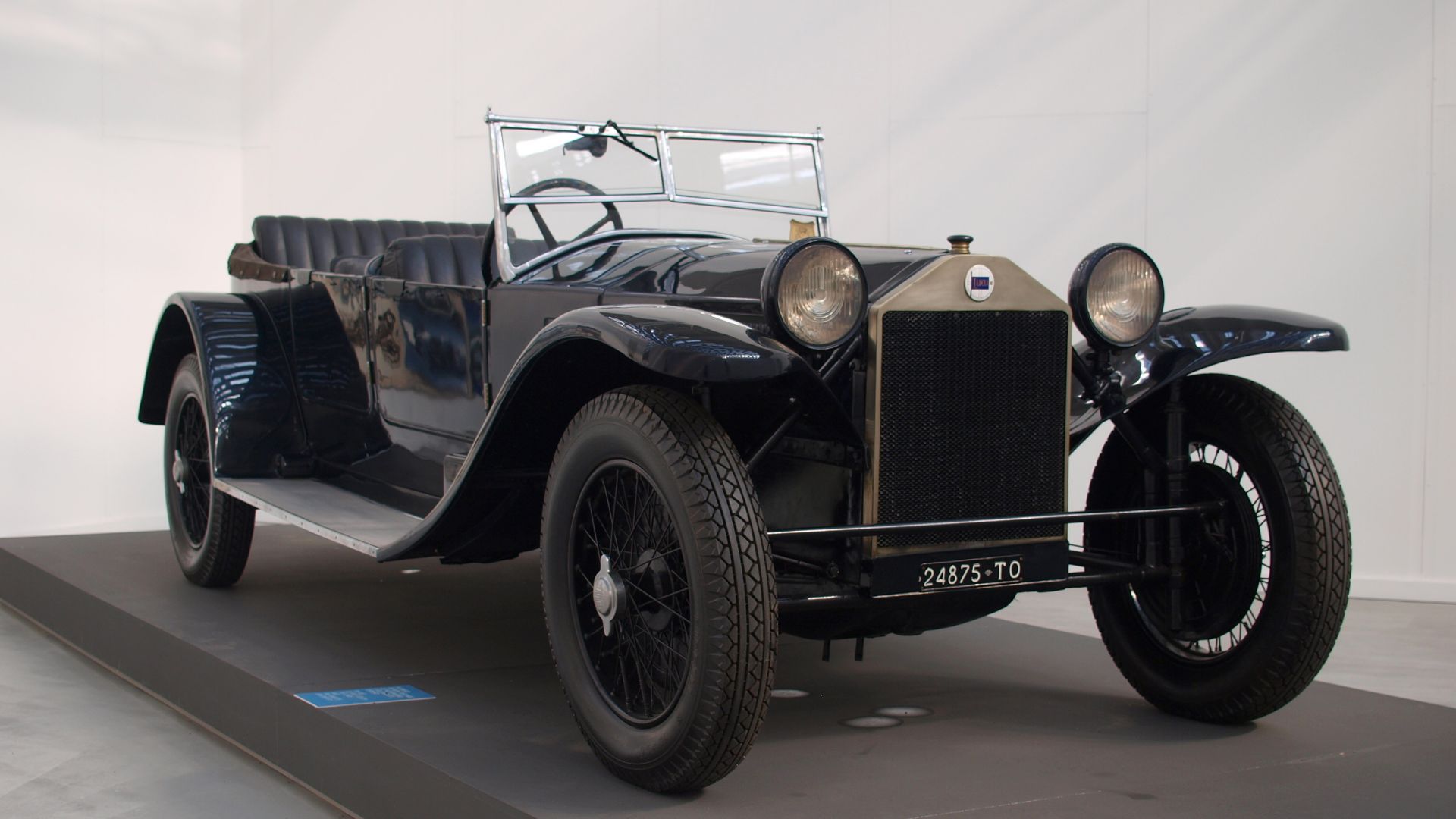 File:Lancia Lambda - L'evoluzione dell'automobile (3800411693).jpg