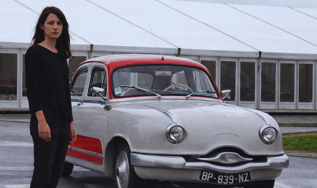 Woman standing near a Panhard Dyna Z
