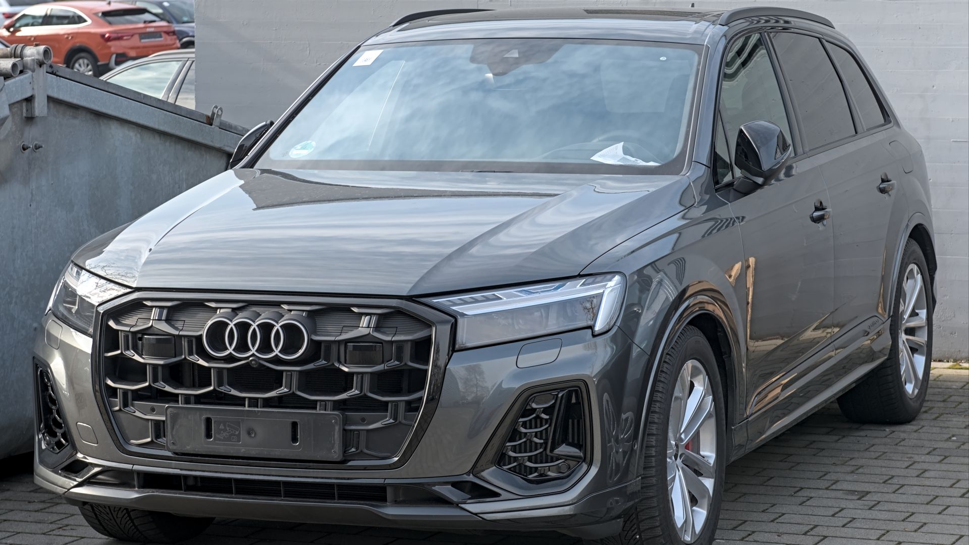 File:2025 Audi Q7 (4M) DSC 7492.jpg