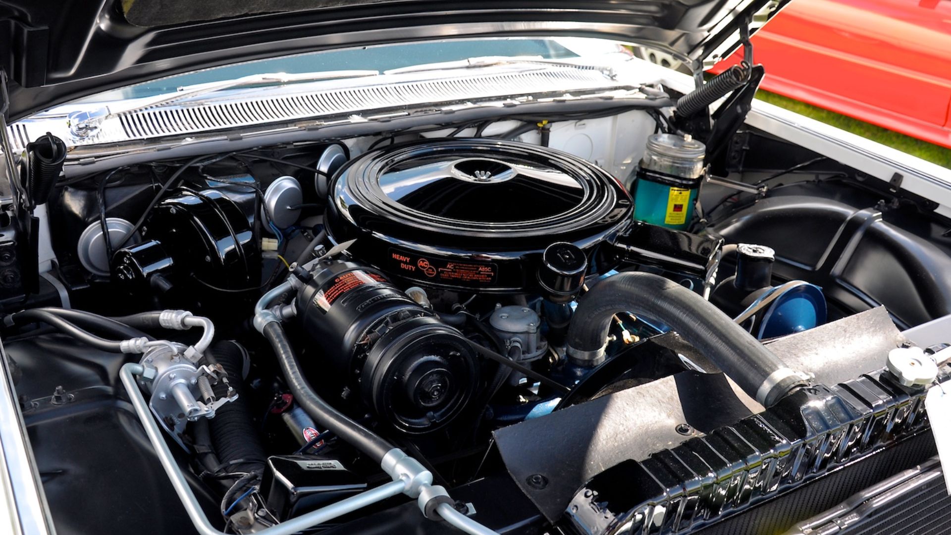 File:1960 Cadillac Series 62 Engine.jpg