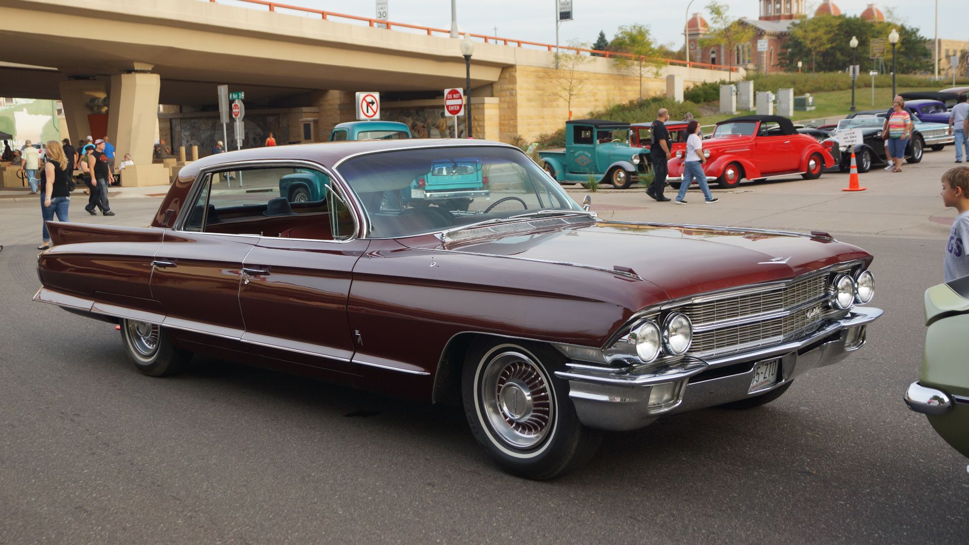File:1962 Cadillac Fleetwood (23489936648).jpg