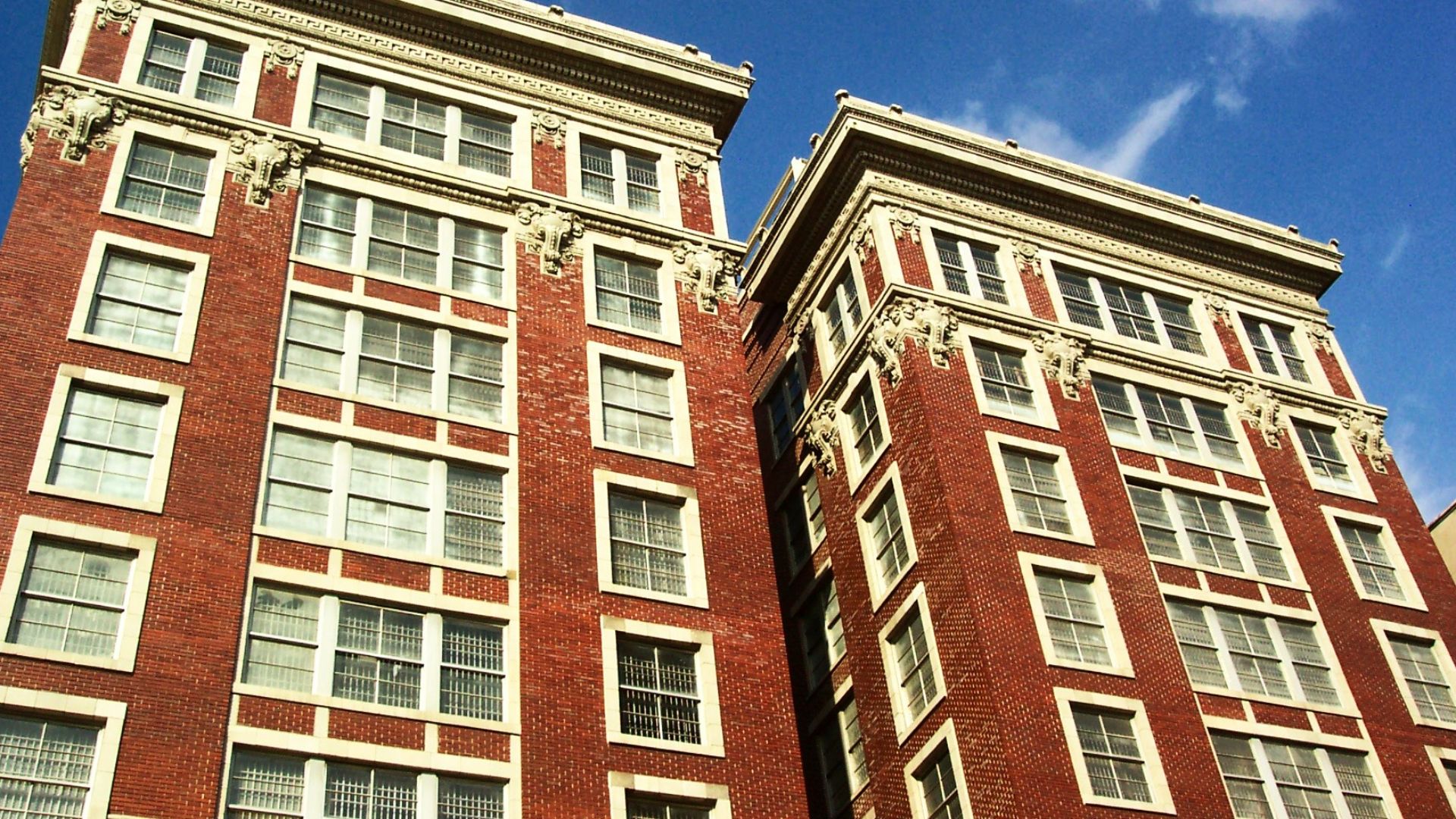 File:Dallas County Criminal Courts Building.jpg