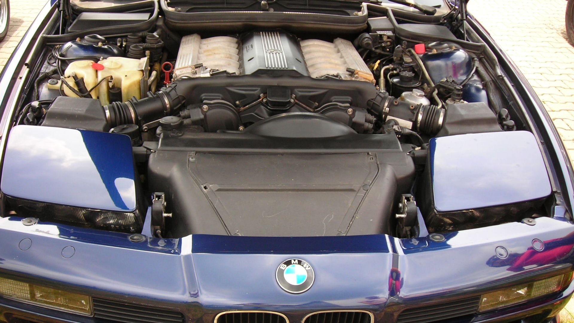 File:BMW e31 V12 PL.JPG