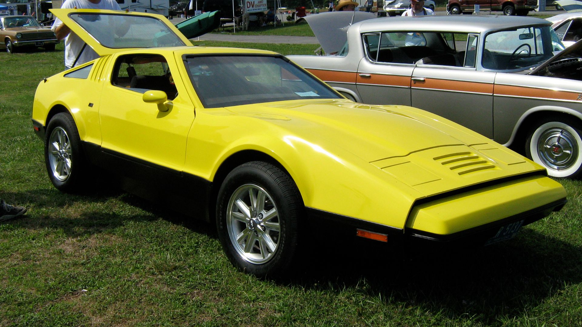 File:1974 Bricklin yellow sd-Cecil'10.jpg