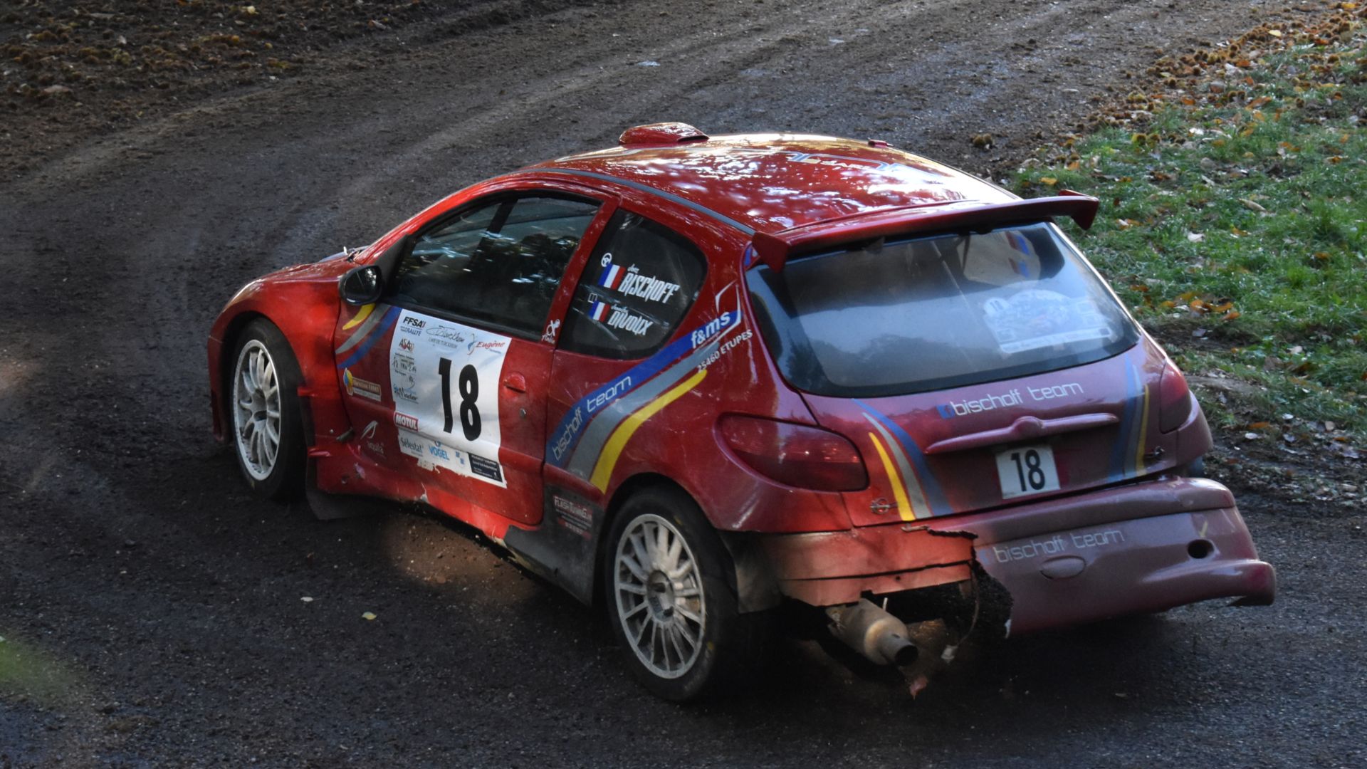 File:Peugeot 206 with broken rear bumper.jpg