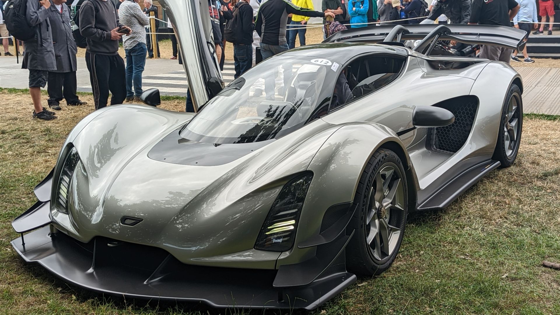 File:2022 Czinger 21C (40203).jpg