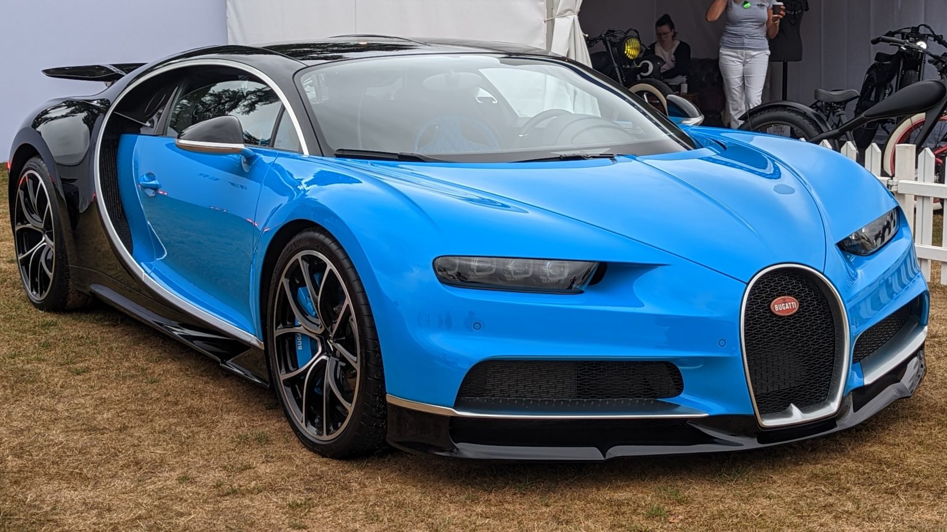 File:Bugatti Chiron 1.jpg