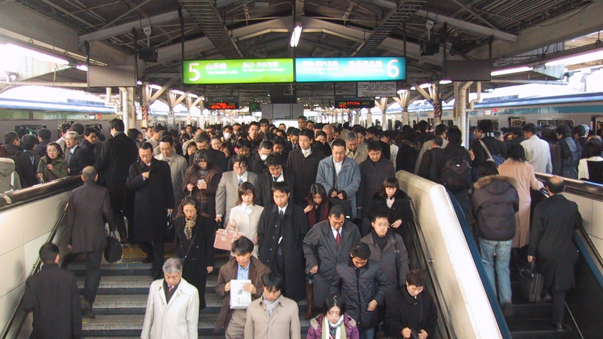 File:Rush hour Tokyo.jpg