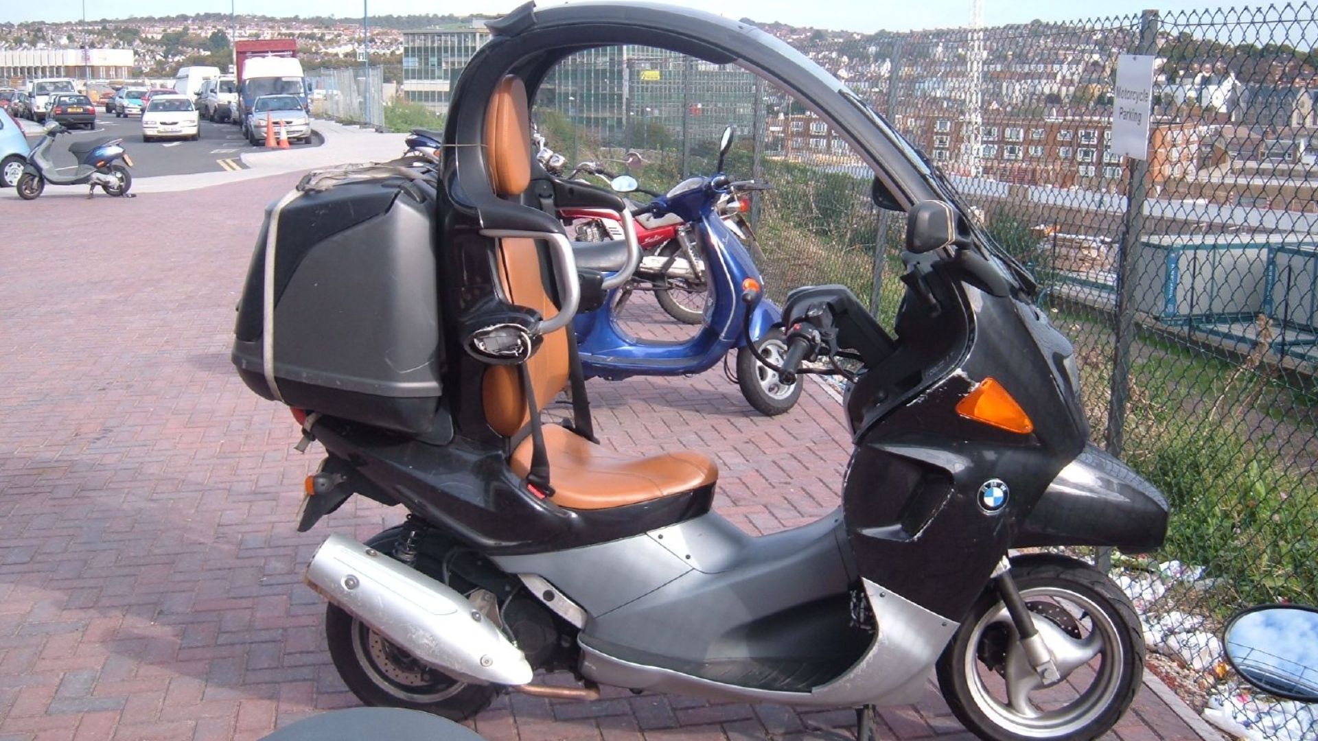 File:BMW C1 black side.jpg