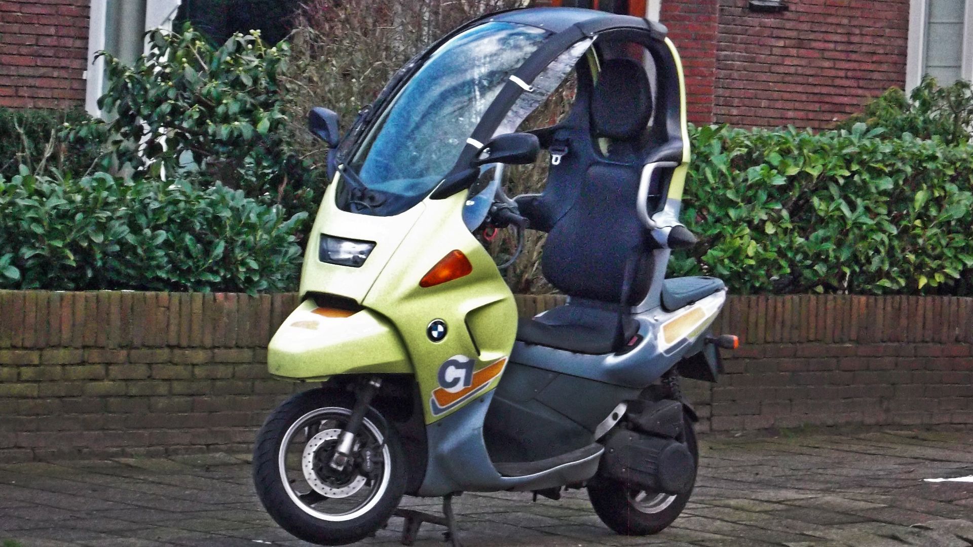 File:BMW C1 125 (16262701158).jpg