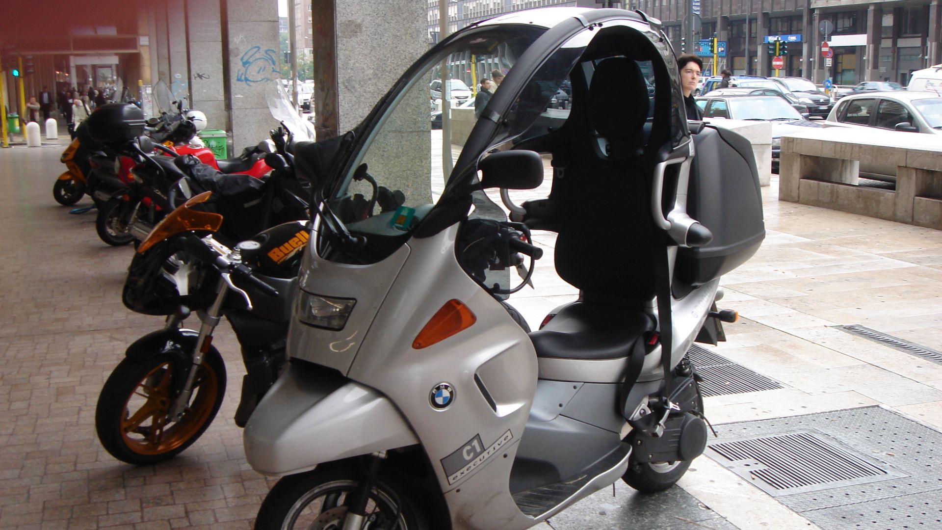 File:BMW C1 Milan left-front.jpg